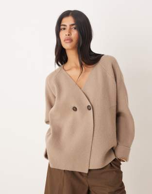 Pretty Lavish - Zweireihige Strickjacke in Beige-Neutral