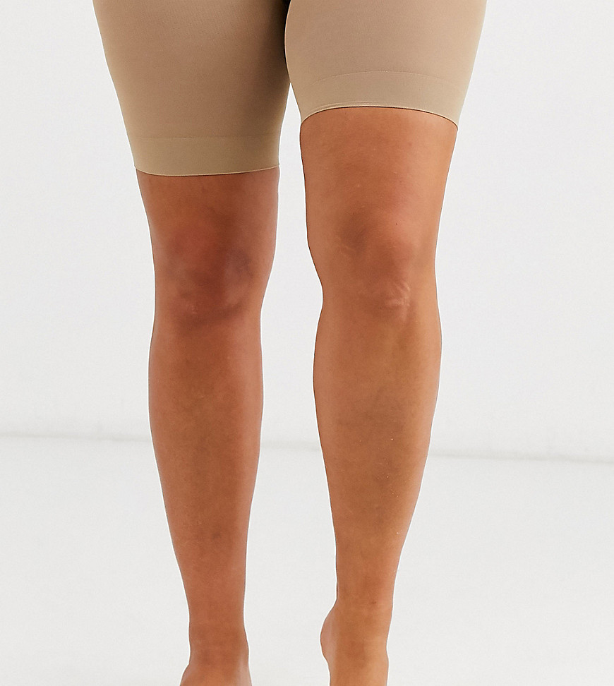 Pretty Polly Curve – Beige, skira shorts i svalkande material som inte skaver