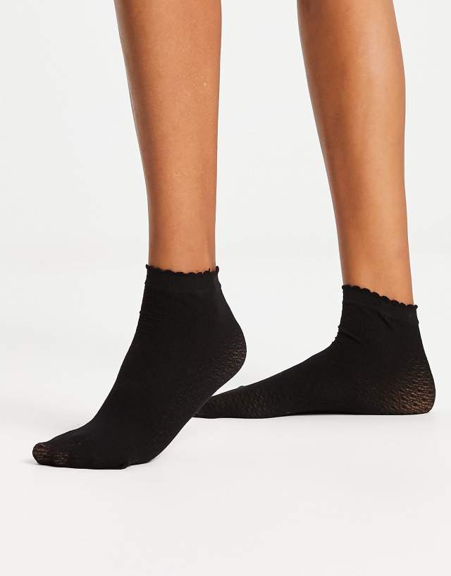 Pretty Polly frill edge anklet sock in black