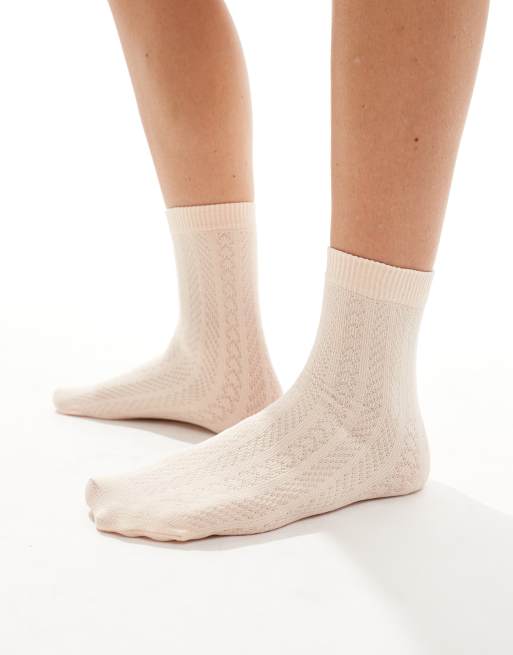 Pretty Polly – Strukturierte, transparente Socken in Cremeweiß