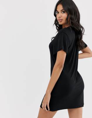Pretty little thing black t shirt dress clearance