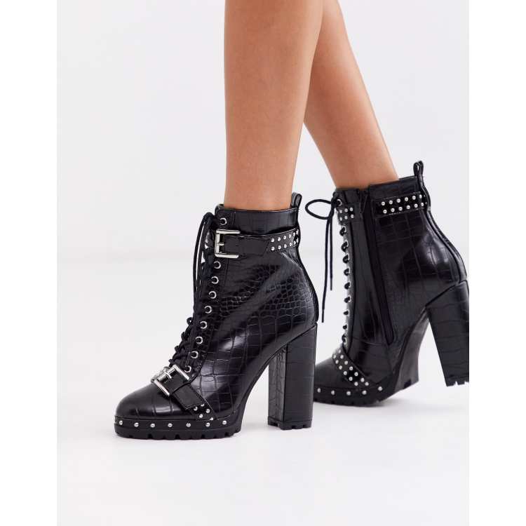 Bottines sangles et discount clous