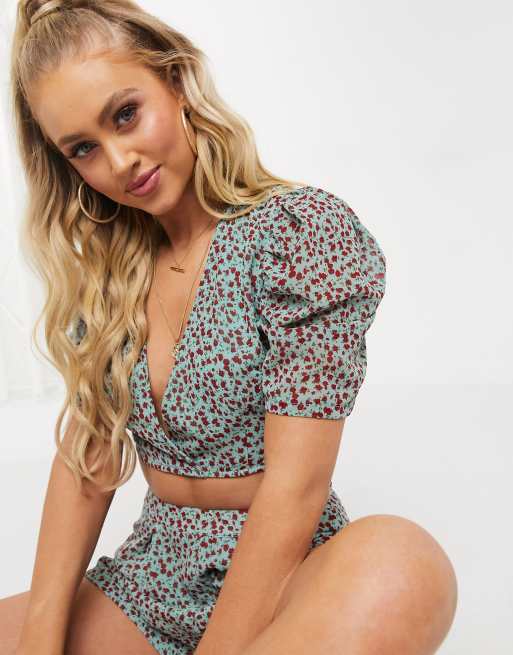PrettyLittleThing co-ord puff sleeve crop top in ditsy floral print