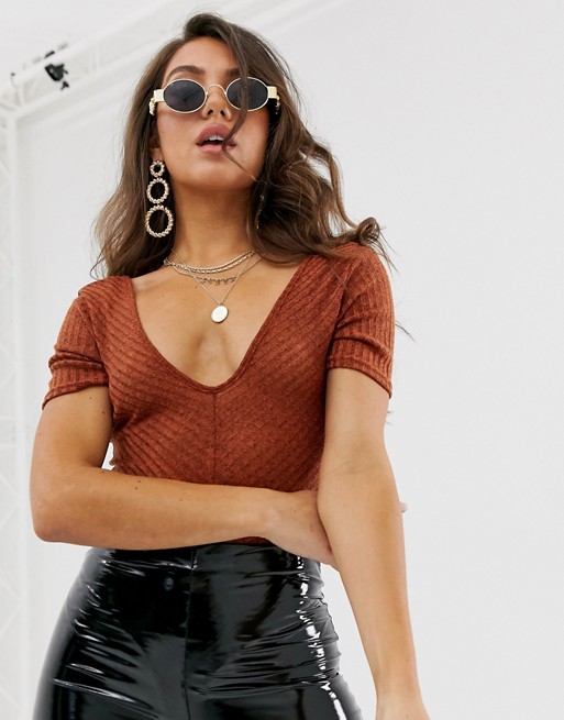 PrettyLittleThing knitted v neck body in rust