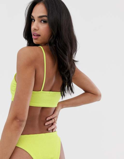 PrettyLittleThing – Limegrön kräppad bikiniöverdel med smala axelband, 2 av 4