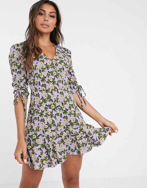 PrettyLittleThing mini tea dress with ruched sleeves in lilac floral