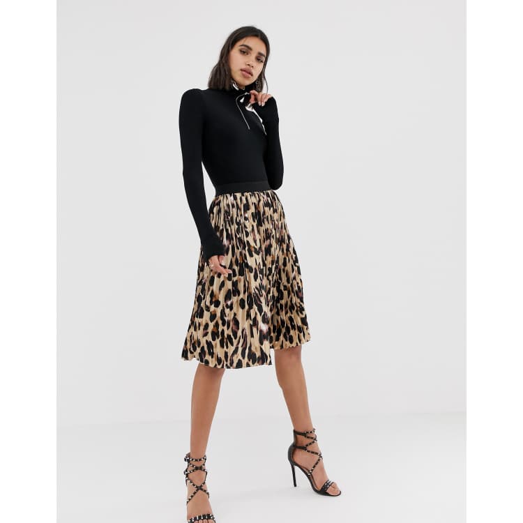 Prettylittlething pleated midi outlet skirt in leopard