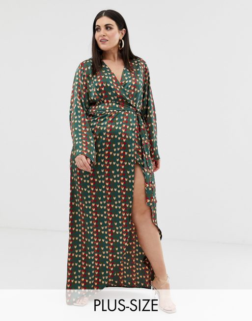 PrettyLittleThing Plus – Kopertowa sukienka maxi z wiązaniem z boku i nadrukiem w zieloną jodełkę