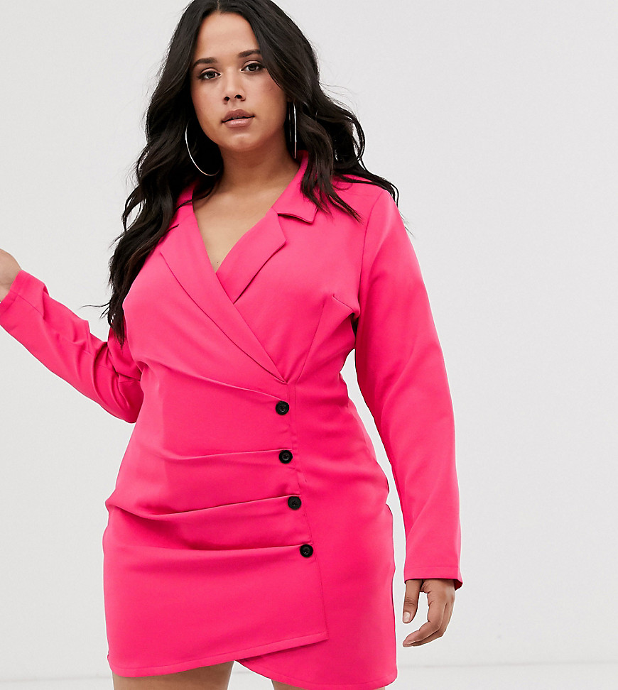 PrettyLittleThing Plus - Vestito stile blazer rosa vivo con bottoni a contrasto
