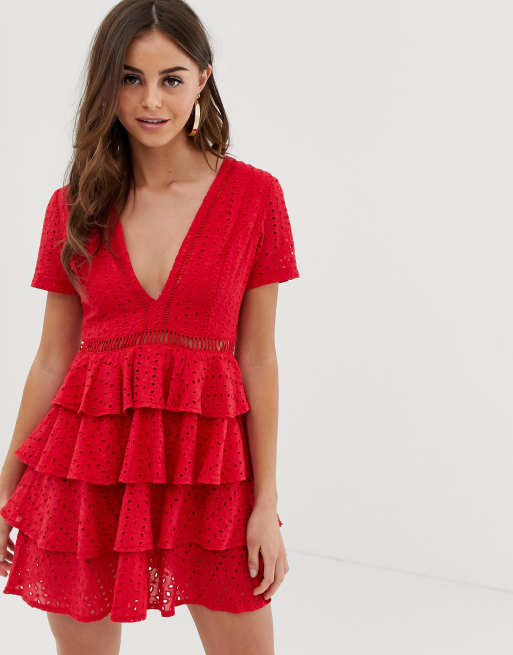 Prettylittlething Robe Courte Brodée Avec Jupe à Volants Rouge Asos 