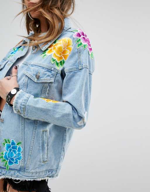 PrettyLittleThing Veste en jean brod e de fleurs ASOS