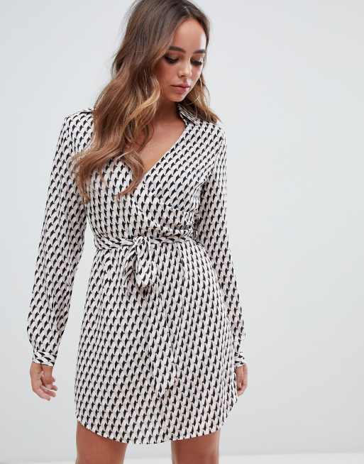 PrettyLittleThing wrap tie waist  shirt  dress  in geo print 