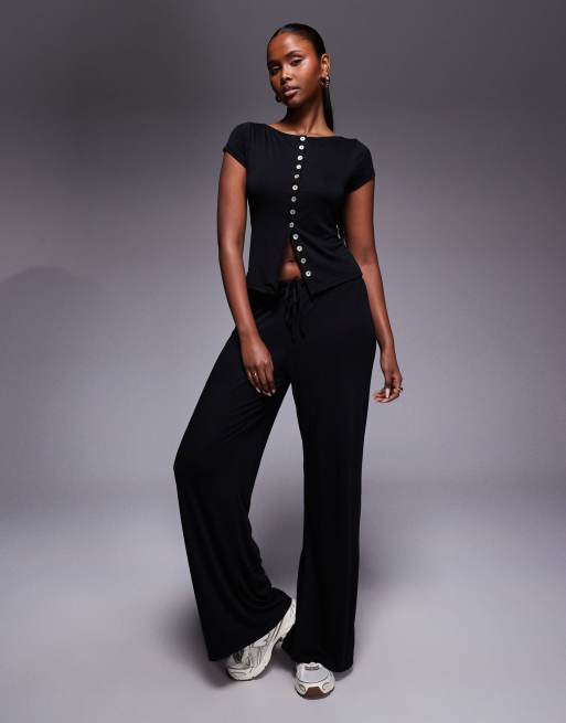 Princess Polly - Angellina - Coordinato nero con pantaloni e top a maniche corte con scollo a barchetta e bottoni