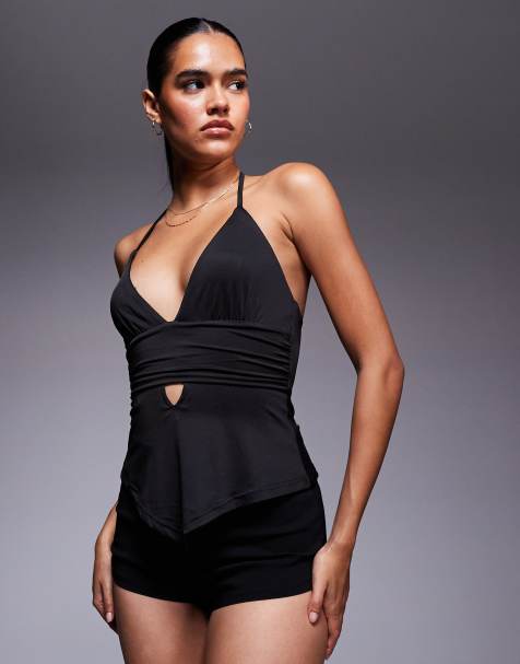 Princess Polly - Averee - Top à décolleté plongeant et détail enveloppant - Noir - view 1