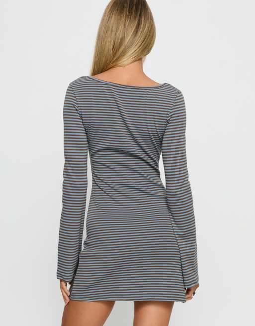 Princess Polly Bryanna vestito corto girocollo con maniche svasate in misto cotone a righe blu e cioccolato, 3 di 4