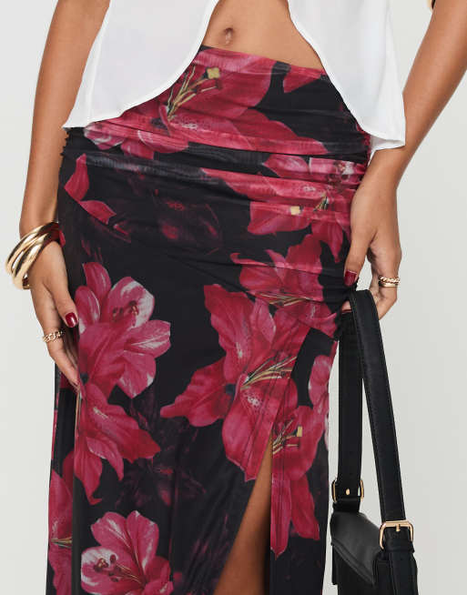 Princess Polly Cooperi mesh thigh split ruched side maxi skirt in black and red floral, 2 of 4