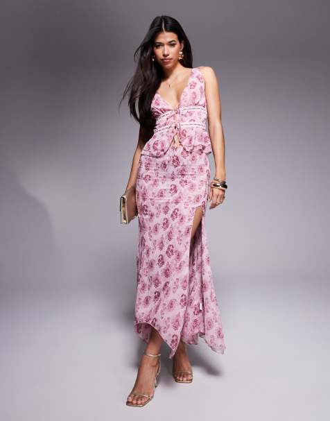 Princess Polly - Coordinato rosa a fiori cachemire in chiffon con top allacciato sul davanti e gonna lunga con fondo asimmetrico - view 1