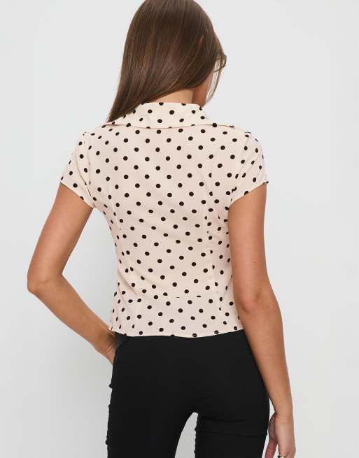 Princess Polly Cottesloe button through fitted short sleeve shirt in cream polka dot, 3 of 4