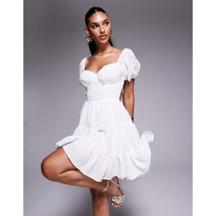 207873277-1-white?$n_750w$&wid