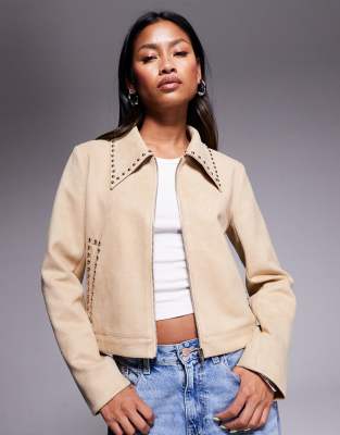 Princess Polly - Hurleigh - Jacke aus Wildlederimitat in Camel mit Kragen und Nietenbesatz-Brown