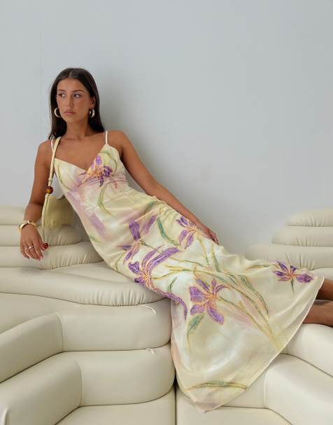 Princess Polly - Isakaia - Citrongul cami-maxikjole i satin med perledetaljer og blomstermønster - view 1