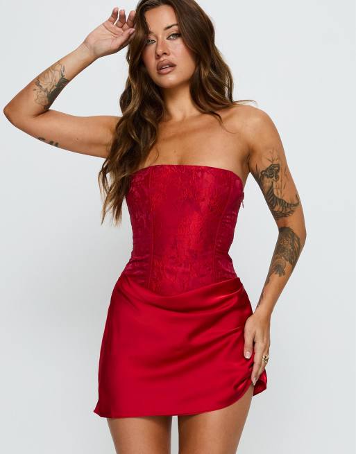 Princess Polly – Jenevieve – Röd, blommig miniklänning med bandeau ...