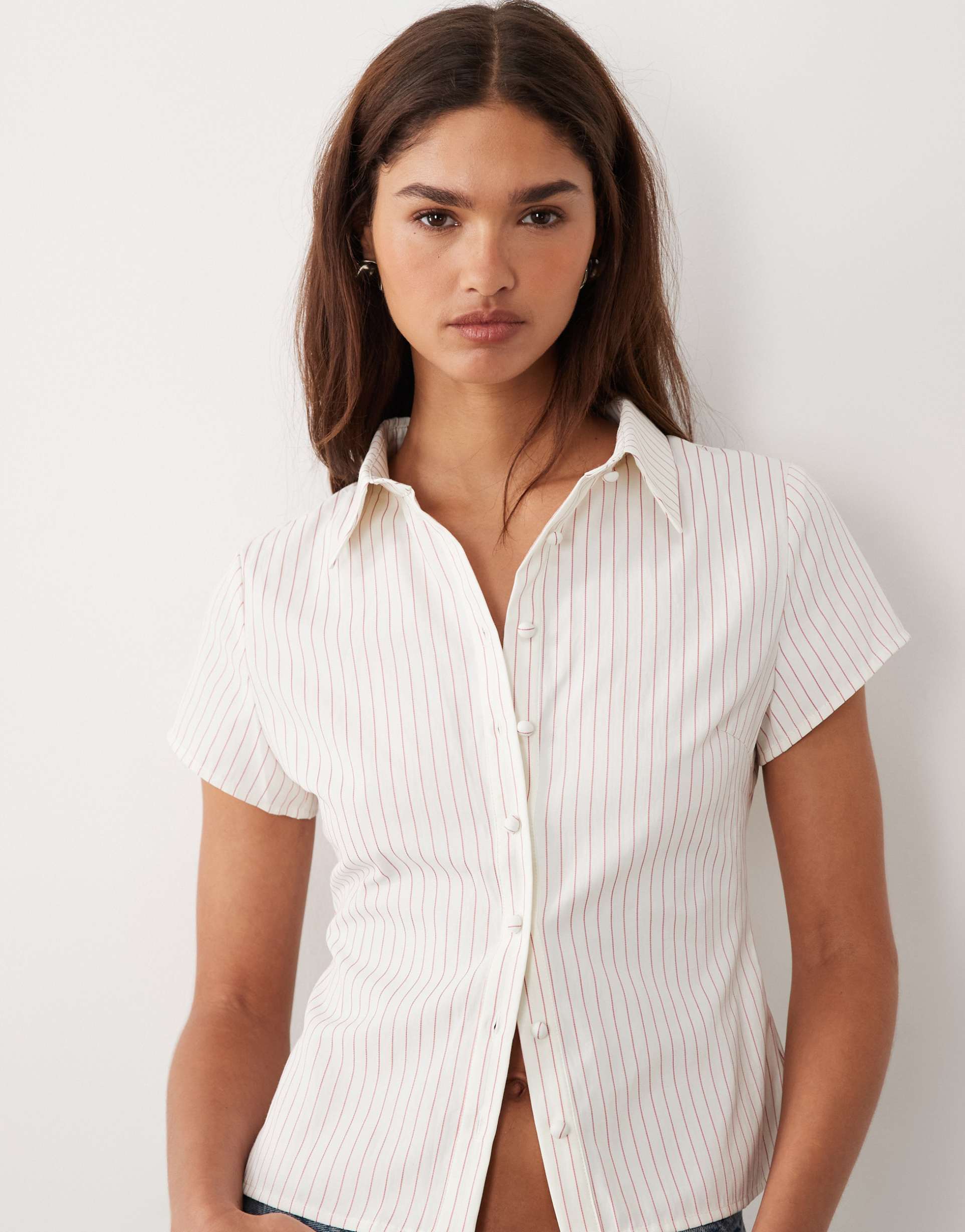 princess polly lift off fitted button up shirt in white & red stripe