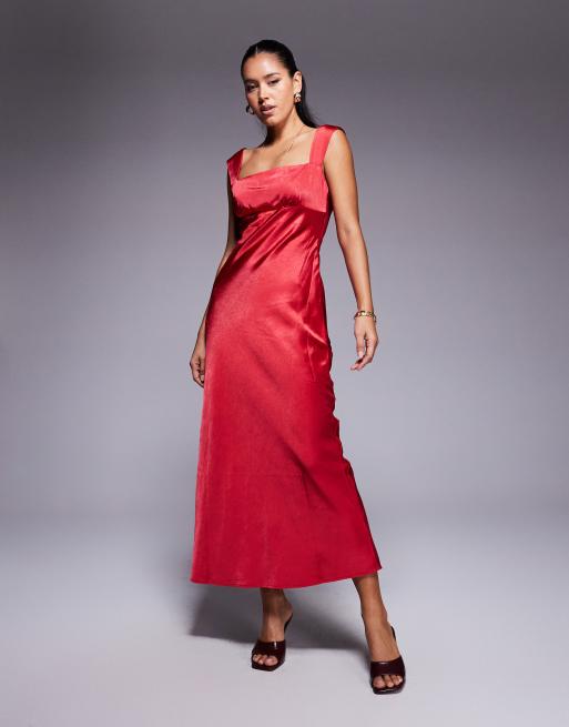 Princess Polly – Maxikleid aus Satin in Rot mit eckigem Ausschnitt