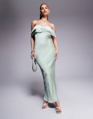 Princess Polly - Maxikleid aus Satin in Salbeigrün mit Bardotausschnitt und Raffungsdetail vorn