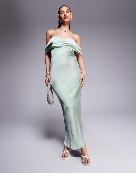 Princess Polly – Maxikleid aus Satin in Salbeigrün mit Bardotausschnitt und Raffungsdetail vorn - view 1
