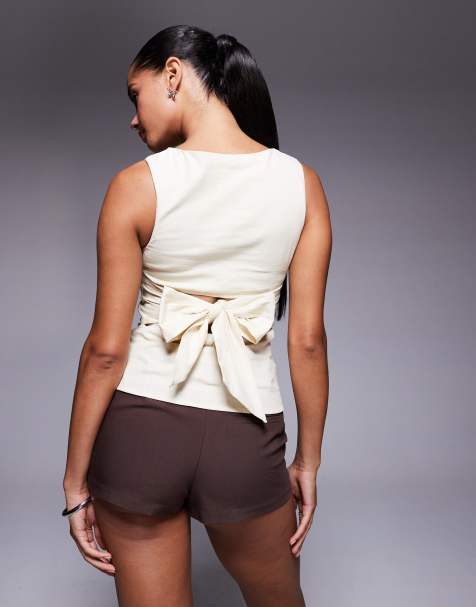 Princess Polly - Mouwloze top met open achterkant en striksluiting in crème - view 1