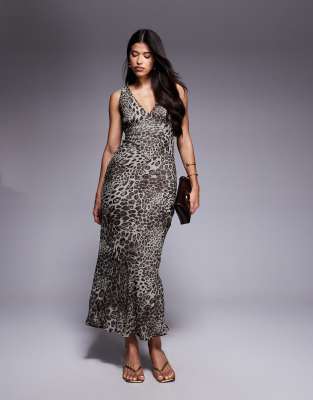 Princess Polly - Nellie - Vestito sottoveste lungo leopardato con scollo a V profondo e allacciatura - view 1