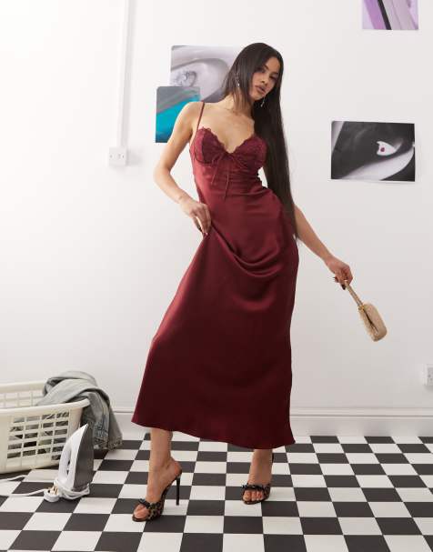 Princess Polly - Robe nuisette longue en satin nouée devant avec découpe et bonnets en dentelle - Bordeaux - view 1