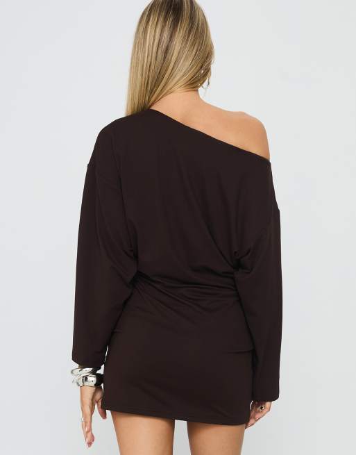 Princess Polly - Sakaia - Vestito corto marrone a maniche lunghe arricciato con spalle scoperte e occhielli, 4 di 4