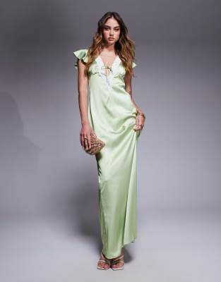 Princess Polly - Satin-Maxikleid in Grün mit tiefem Ausschnitt, Spitzenbesatz und Flatterärmeln