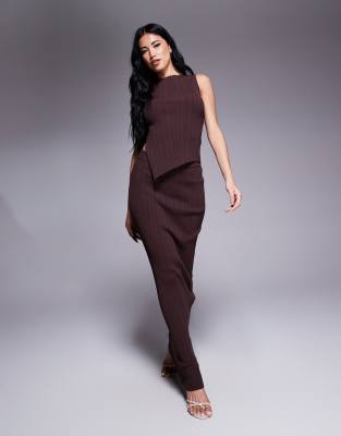 Princess Polly - Set mit ärmellosem, asymmetrischem Oberteil und Maxirock aus Rippstoff in Schokobraun