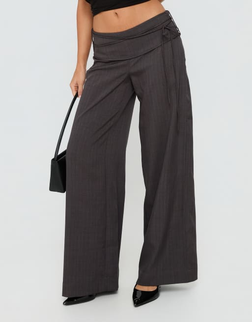 Princess Polly Silver Moon pantalon large à taille nouée à rayures fines anthracite et rouges, 2 de 4
