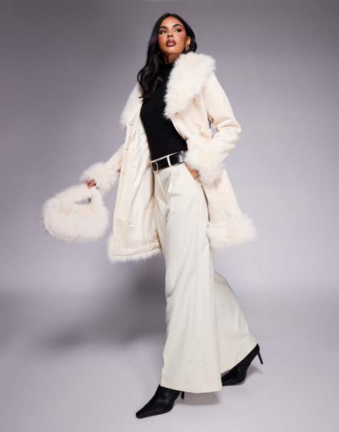 Princess Polly - Simmer Lane - Lange Penny Lane jas van suedette met afwerking van imitatiebont in crème - view 1