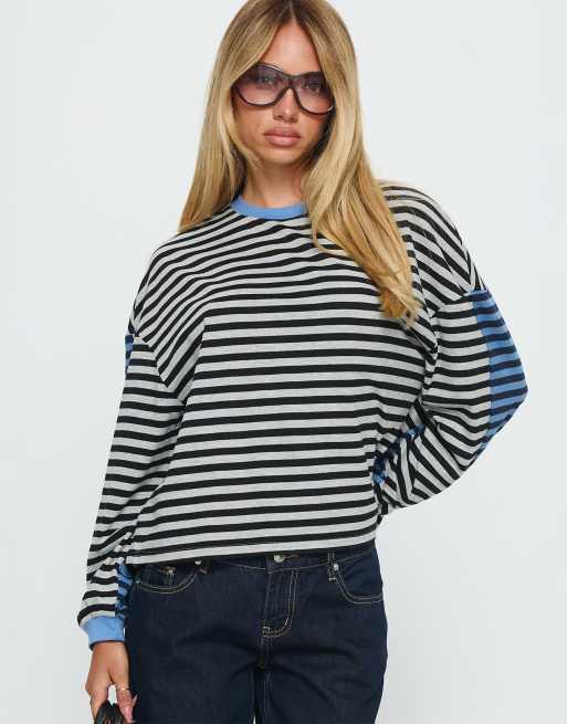 Princess Polly - Taysha - Top a maniche lunghe girocollo in misto cotone nero e blu a righe con spalle scese, 4 di 4