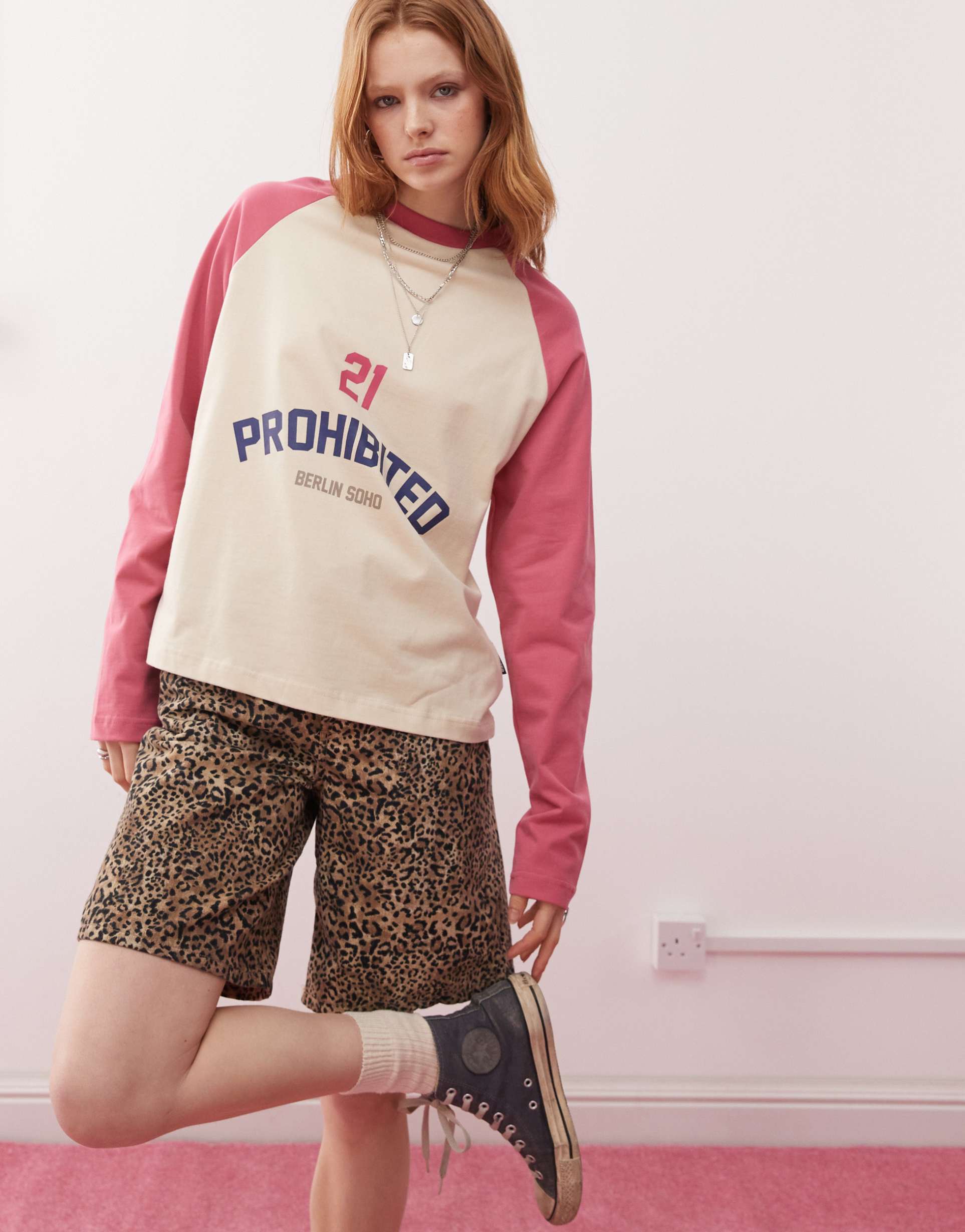 prohibited 21 logo long sleeve t-shirt in red