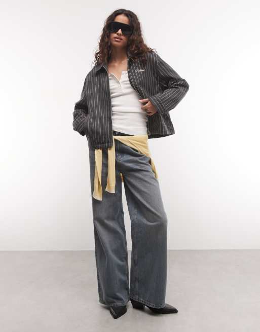 Prohibited co-ord set met borduurdetail en krijtstreep Harringtonjack in donkergrijs, 3 van 4