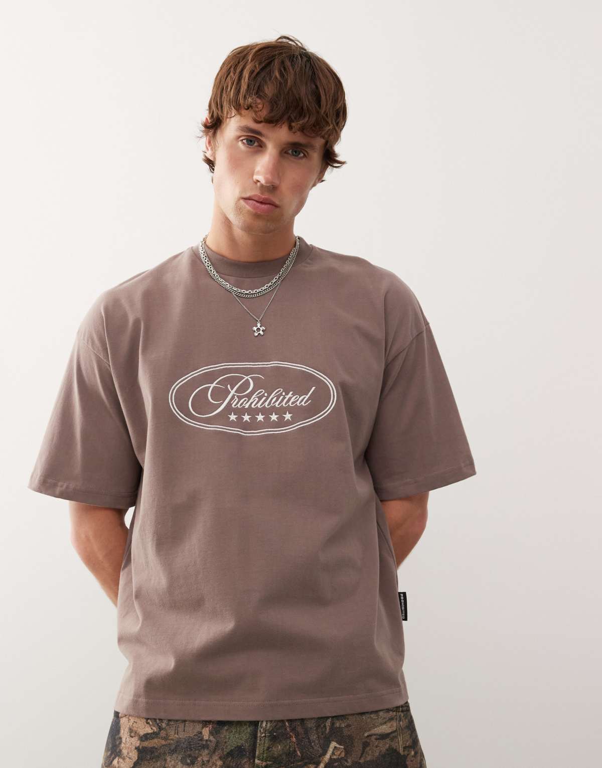 Prohibited five-star graphic t-shirt in brown
