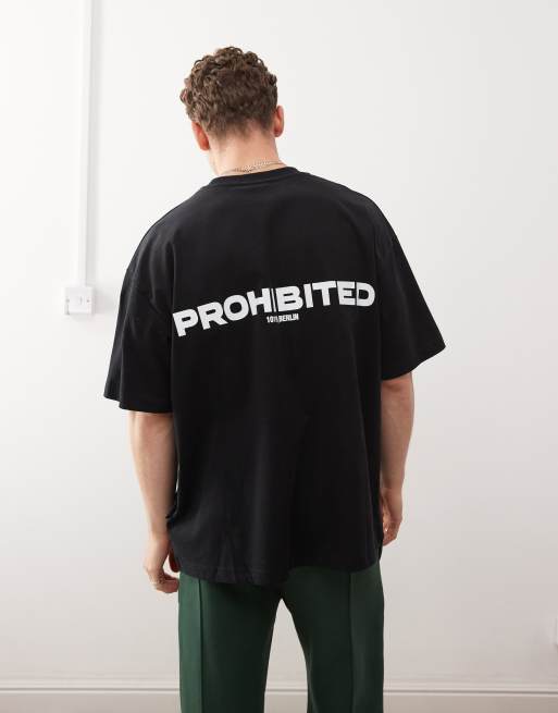 Prohibited – Kastiges T-Shirt aus 270 g/m² schwerem Material in Schwarz mit Logo-Schriftzug