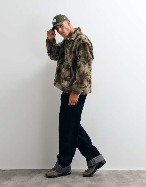 Prohibited oversized half zip patterned sherpa fleece in muted khaki, 3 of 5