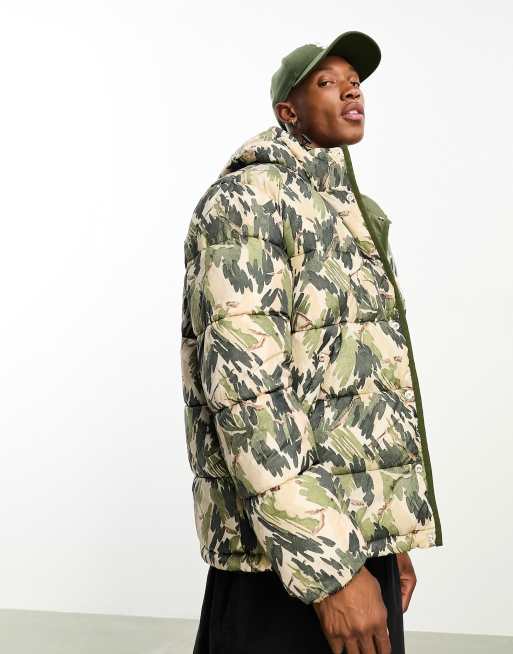 PS Paul Smith – Wendbare Ripstop-Steppjacke in Dunkelgrün/Bunt mit Kapuze und Laub-Military-Muster
