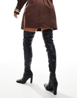 Public Desire - Acquaria - Overknee-Stiefel in Schwarz