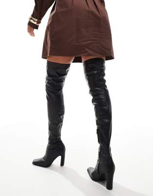 Public Desire - Acquaria - Overknee-Stiefel in Schwarz