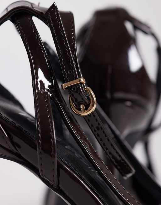 Public Desire - Allegedly - Scarpe a punta con tacco marroni verniciate, 3 di 4