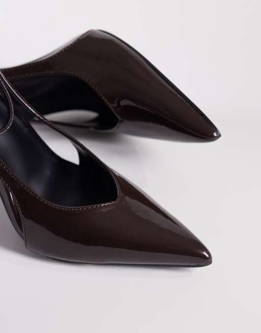 Public Desire - Allegedly - Scarpe a punta con tacco marroni verniciate, 4 di 4