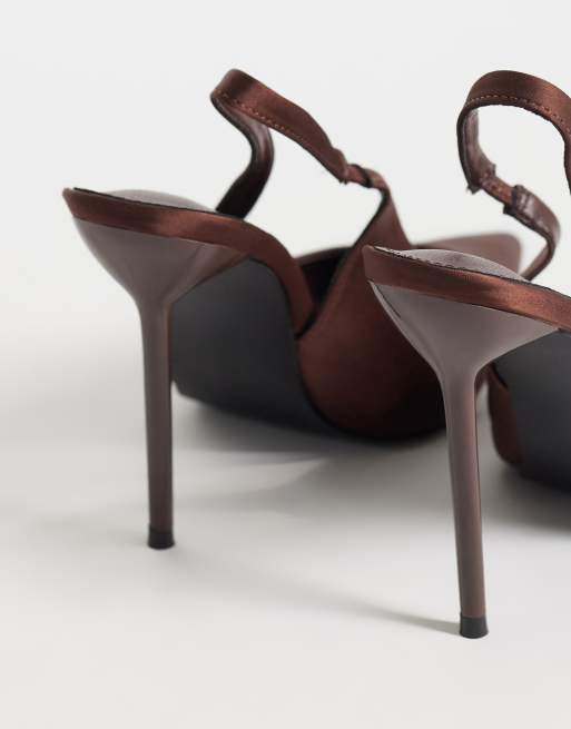 Public Desire Allure décolleté slingback con tacco in raso marrone, 3 di 5